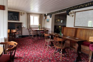 The Kentish Horse bar area serving real ales, cider and a selection of wines, spirits and soft drinks